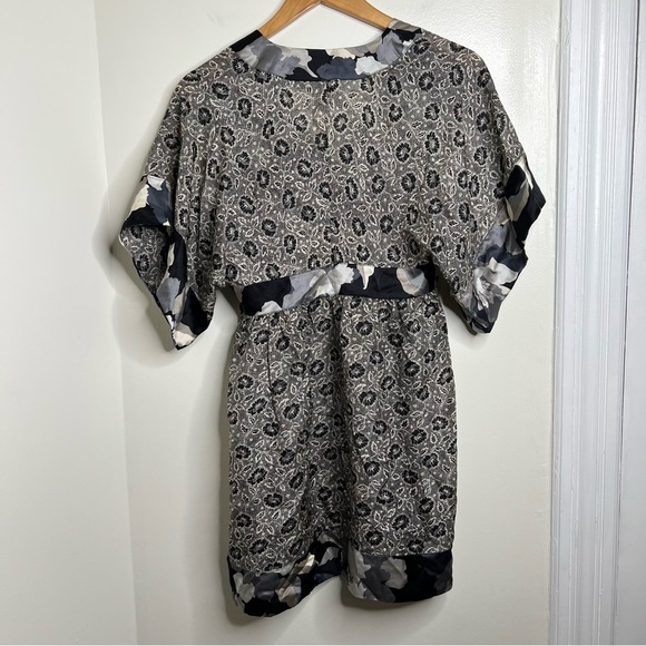 Express 100% Silk Tunic Mini Dress Kimono Sleeves Floral Size Small - Picture 4 of 10